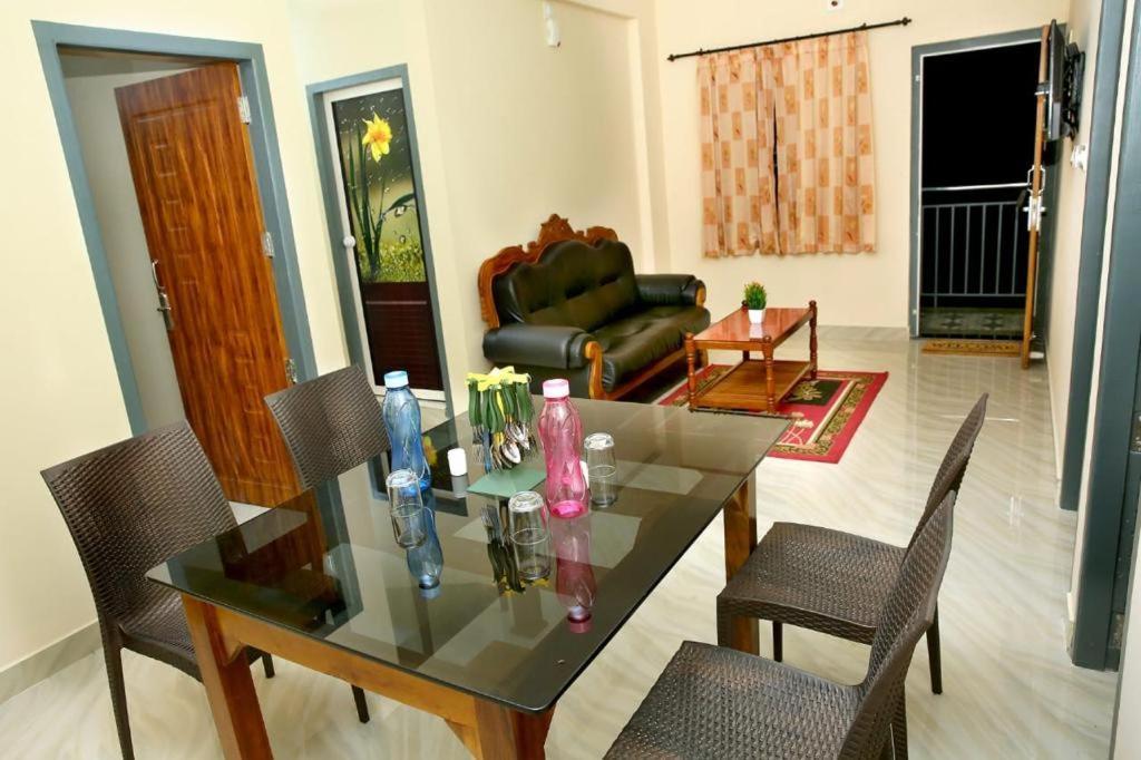 Loyal Residency Bed & Breakfast Sultan Bathery Exterior photo